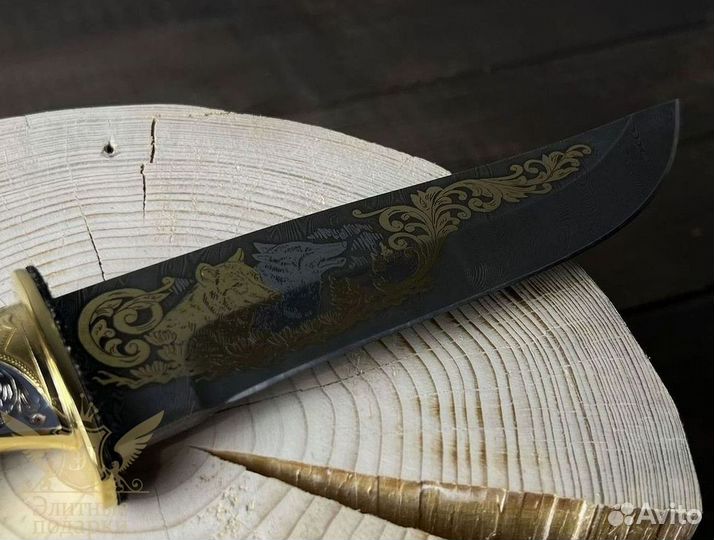 Сувенирный нож с головой волка