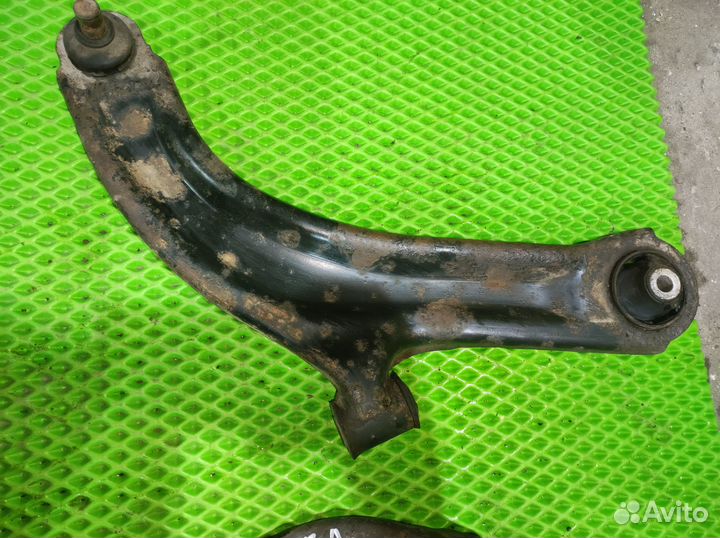 Рычаг подвески правый Nissan note E11