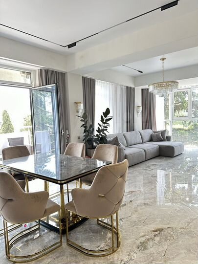 3-к. квартира, 90 м², 8/21 эт.