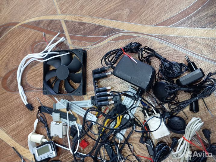 Вентиляторы, заглушки, штекера, удлинители