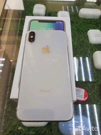 Смартфон iPhone X 64 GB Silver