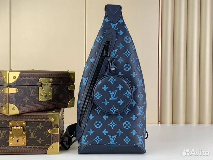 Сумка-слинг Louis Vuitton