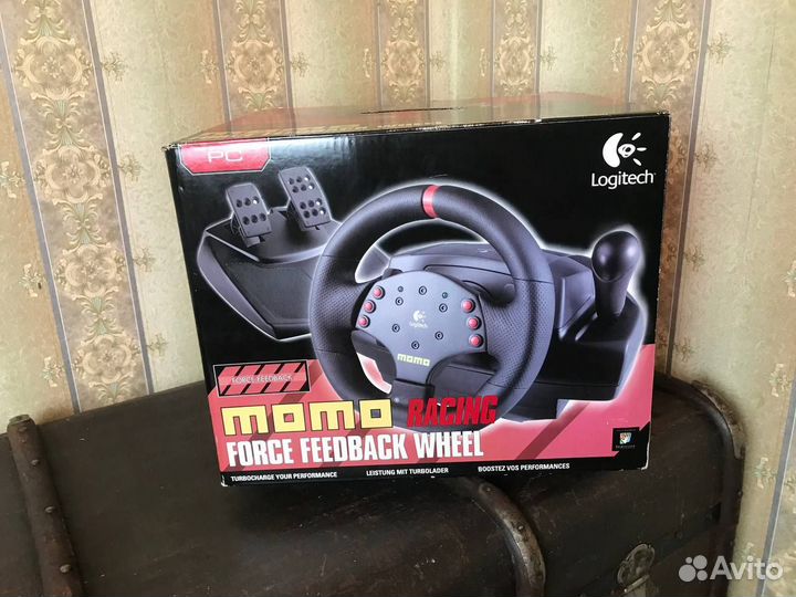 Игровой комплект Logitech momo Racing