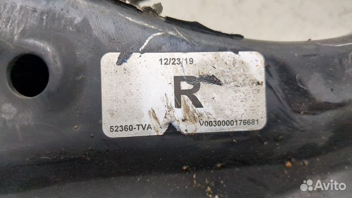 Рычаг подвески правый задний Honda Accord 10