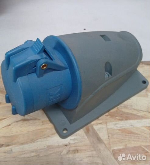 Розетка стационарная сси-113 16А-6ч/200-250В 2P+PE IP44 magnum IEK PSN11-016-3