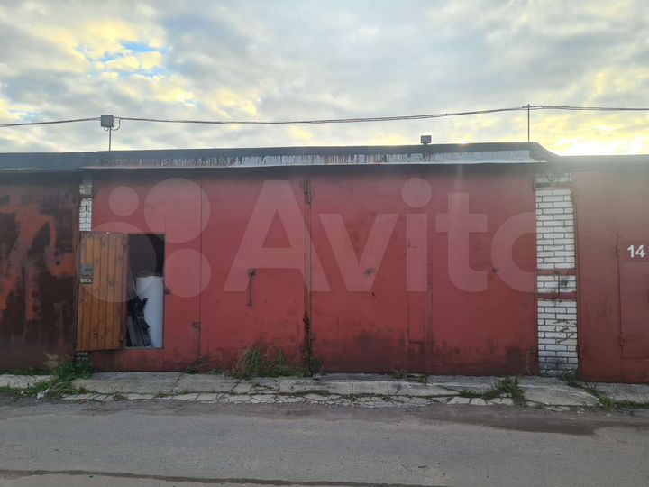 Гараж, > 30 м²