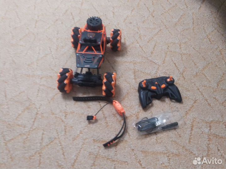 Машина на радиоуправлении джип
