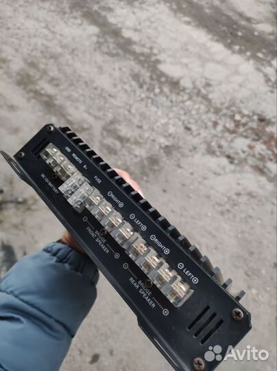 Усилитель 4 канальный в отличном состоянии