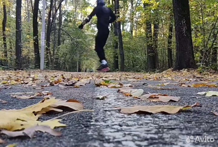 Инструктор по роликовым конькам