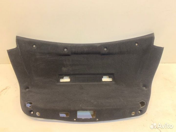 Обшивка крышки багажника правая Mercedes-Benz