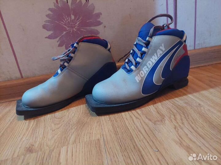 Лыжные ботинки классические