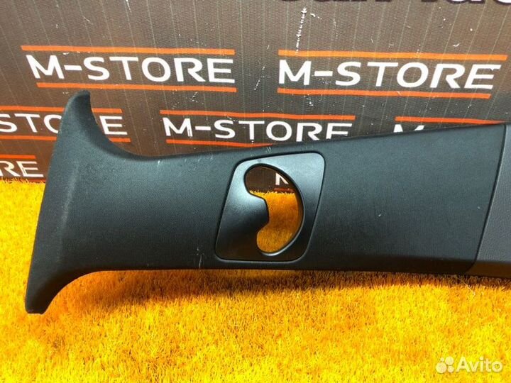 Обшивка стойки левая Bmw X5 E70 N52B30A 2007