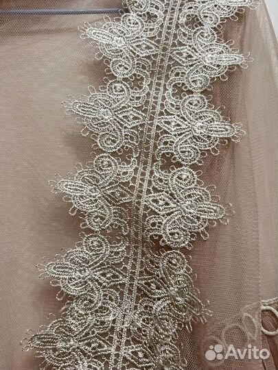 Блузка с объемными рукавами