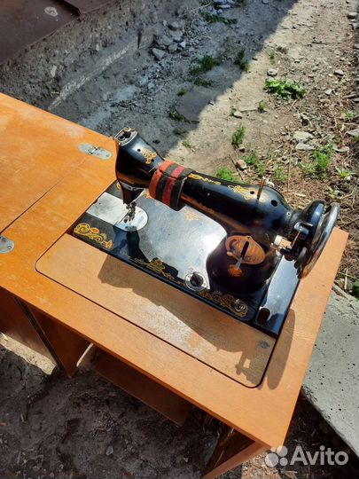 Швейная машинка пмз завод имени Калинина