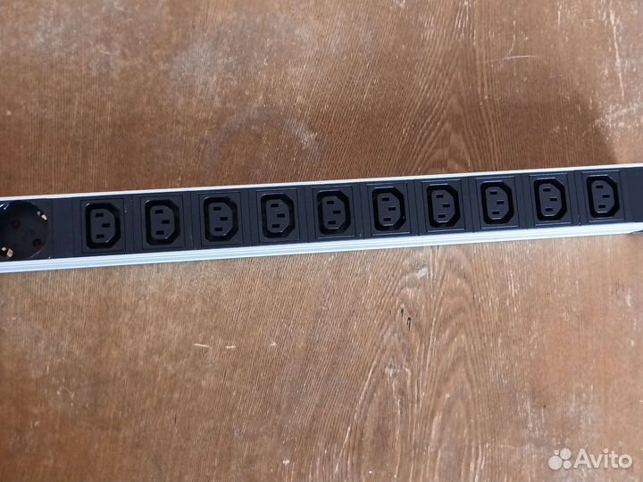 PDU - блок распределения питания