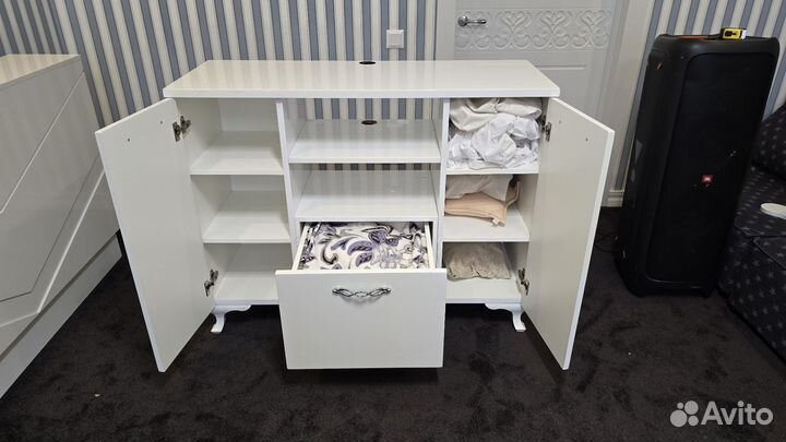 Тумба под телевизор напольная