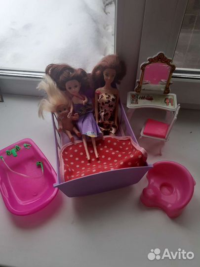 Набор мебели с Барби
