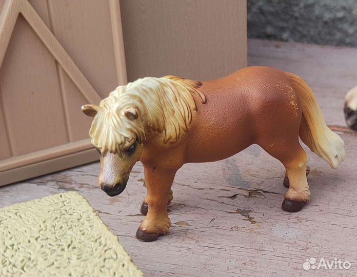 Фигурки лошадки Shcleich Collecta конюшня