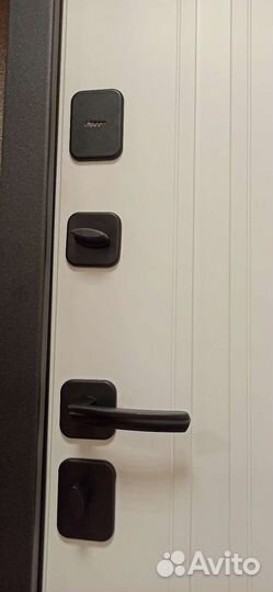 Дверь входная металлическая