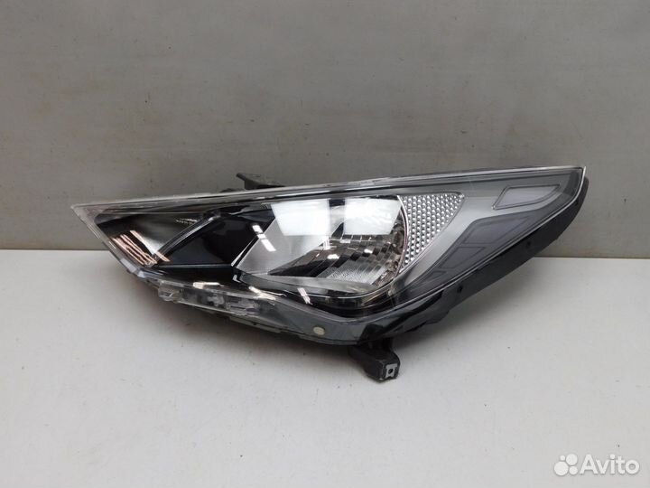 Фара левая Hyundai Solaris