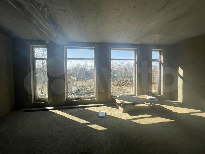 Дом 220 м² на участке 10 сот.