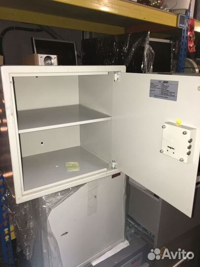 Сейф мебельный