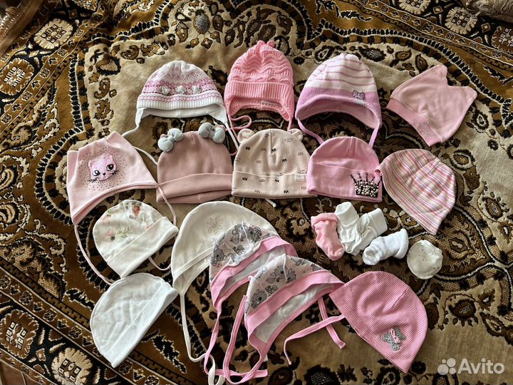 Шапочки и чепчи на девочку от 0 до 6 мес
