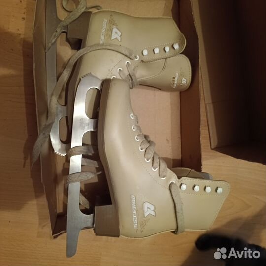 Коньки фигурные