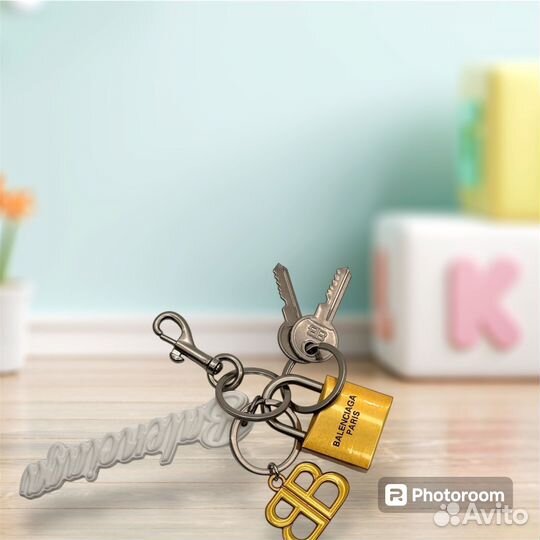 Брелок balenciaga