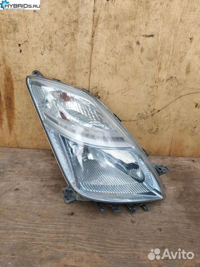 Фара правая Toyota Prius 2 NHW20 (2003 - 2011)