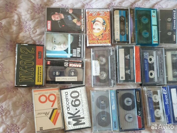 Аудиокассеты с записью, дискеты