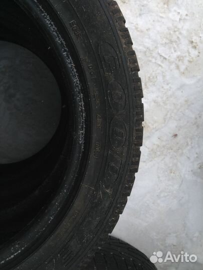 Goodyear UltraGrip Ice 215/55 R17