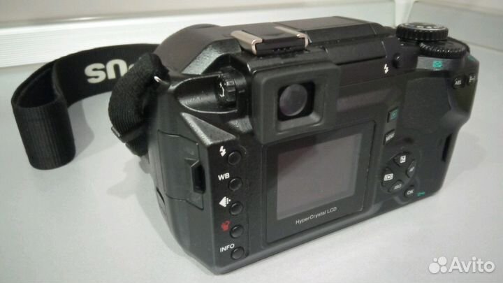 Olympus E-300 Kit Фотоаппарат