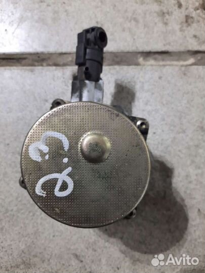 Вакуумный насос Renault Megan scenic 1,5 k9k