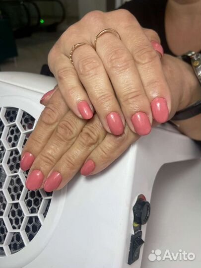 Модель на маникюр