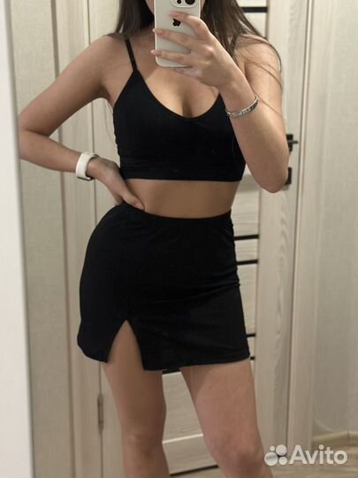 Юбка мини с разрезом