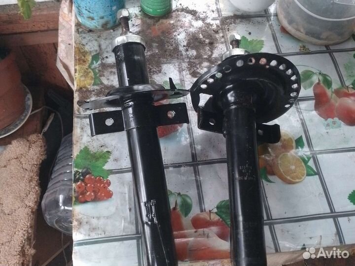 Передние стойки Рено Меган 2