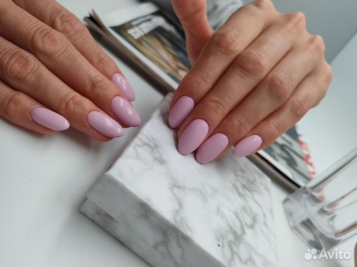 Модель на маникюр