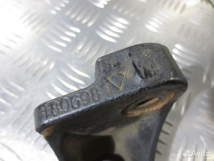 Кронштейн тнвд Scania 1806981