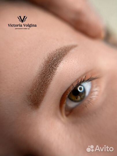 Перманентный макияж бровей