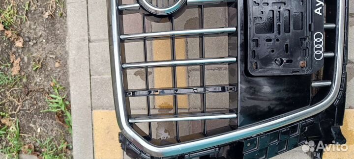 Решетка радиатора audi Q3