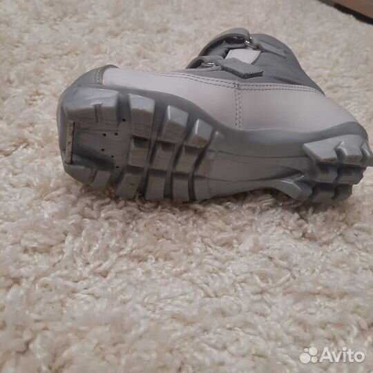 Продам лыжные ботинки