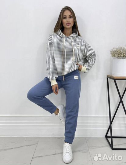 Костюм спортивный