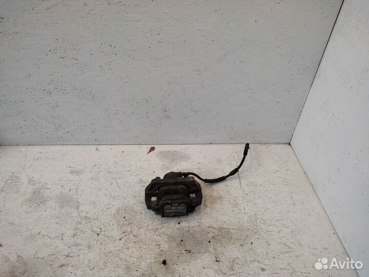 34116776783 Суппорт передний левый BMW X5 E70 n52