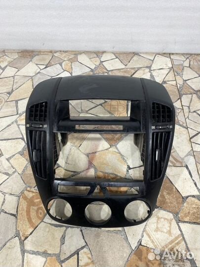 Рамка магнитолы Kia Ceed