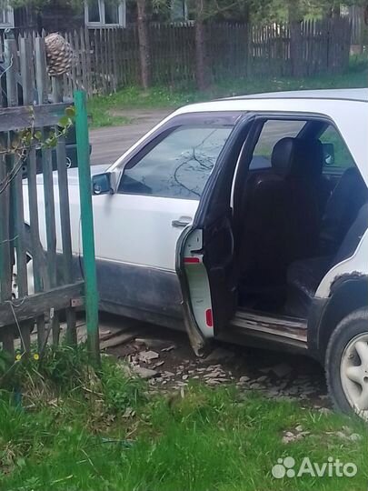 Mercedes-Benz W124 2.0 МТ, 1990, 400 000 км