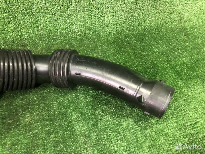 Патрубок воздушный Peugeot 308 DV6