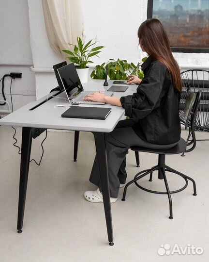 Стол компьютерный новый