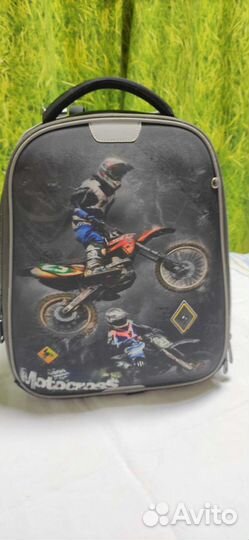 Рюкзак школьный