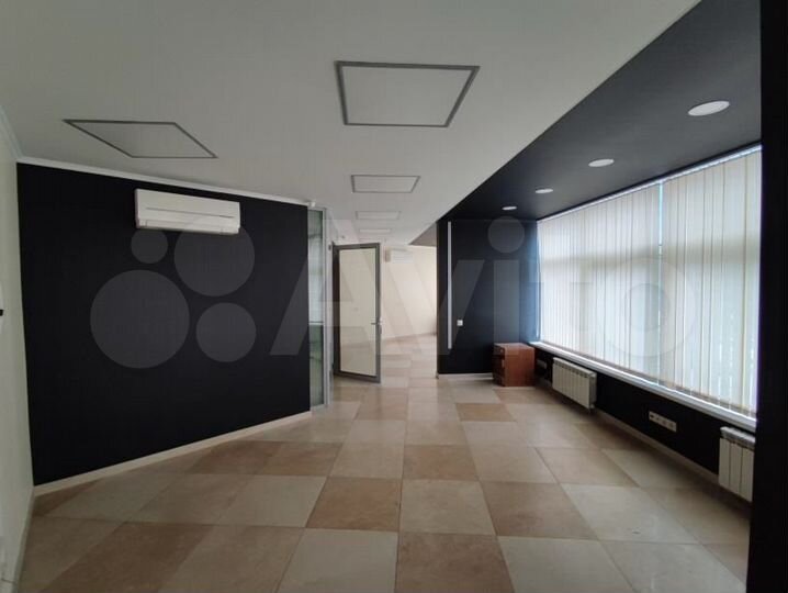 Офис с отдельным входом на 2 этаже - 201.3 м²